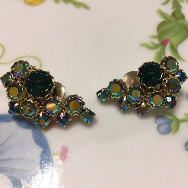 Vintage Weiss Green Art Glass And Rhinestone Earrings