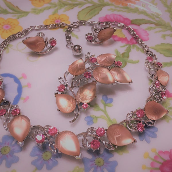 Vintage LISNER Pink Glass Strawberries Necklace Brooch And Earrings Parure