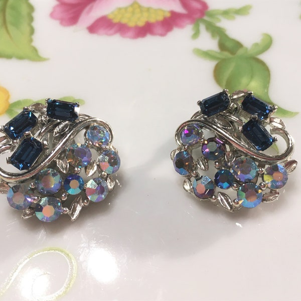 Vintage LISNER Sapphire Blue Aurora Borealis And Dark Sapphire Blue Baguette Rhinestone Earrings