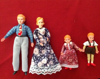 vintage dollhouse family