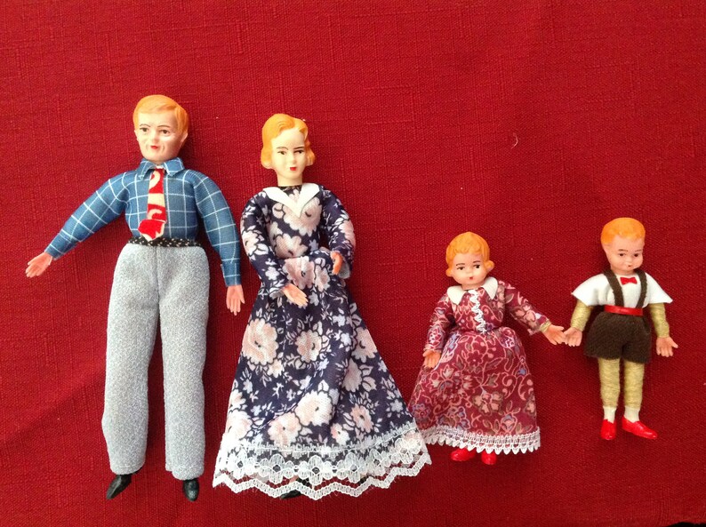 vintage dollhouse family