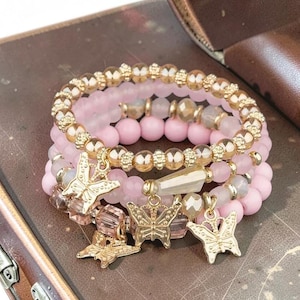 4 Piece Pink Butterfly Beaded Bracelet Set for Women Boho Acrylic Bead Elastic Bracelets Trendy Layered Jewelry Gift