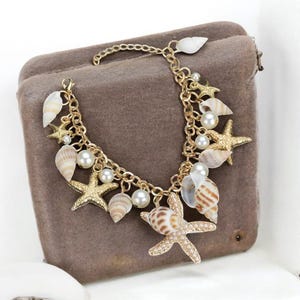 Boho Beach Bracelet for Women – Starfish & Shell Charm Bangle, Summer Fashion Jewelry, Ocean-Inspired Gift for Girls
