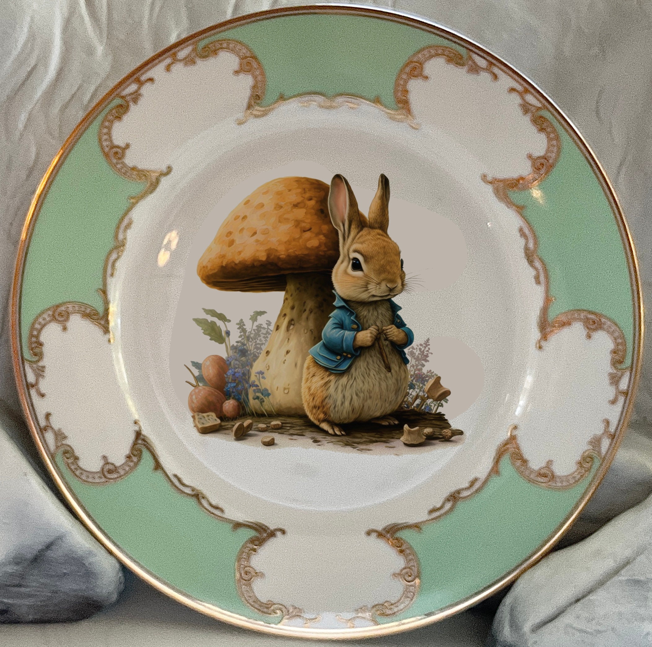 Assiette enfant en porcelaine décorée d'un petit lapin