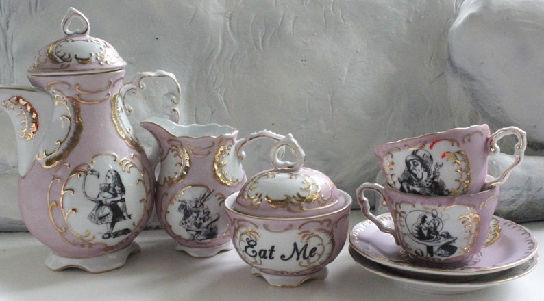 alice in wonderland black tea set