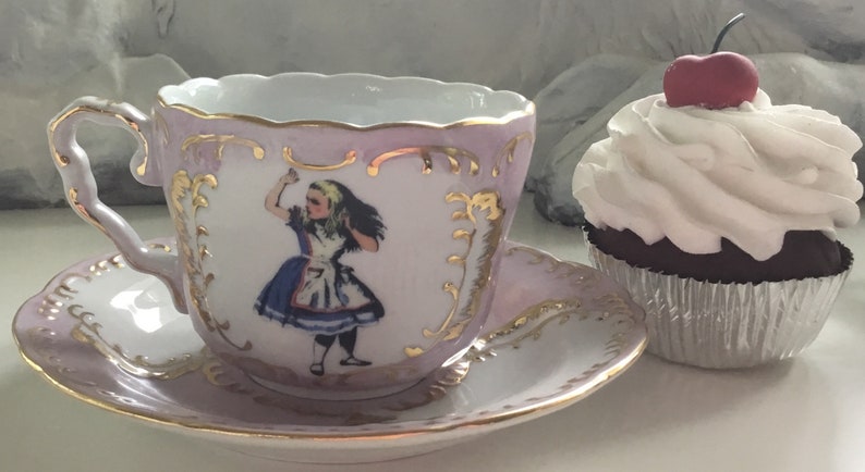 alice in wonderland teacup set