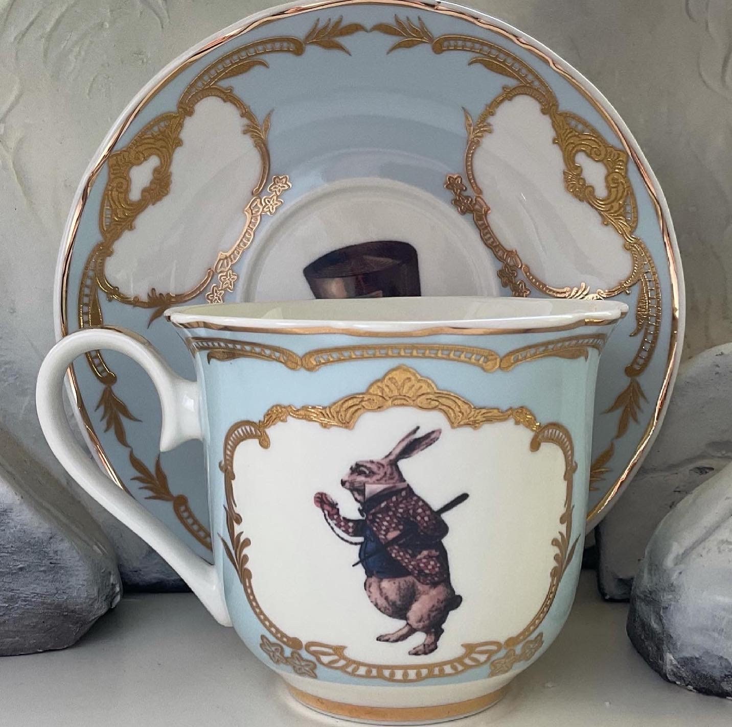 Disney Alice in Wonderland TEA TIME Tea Cup and Saucer Set - Rae Dunn  Magenta