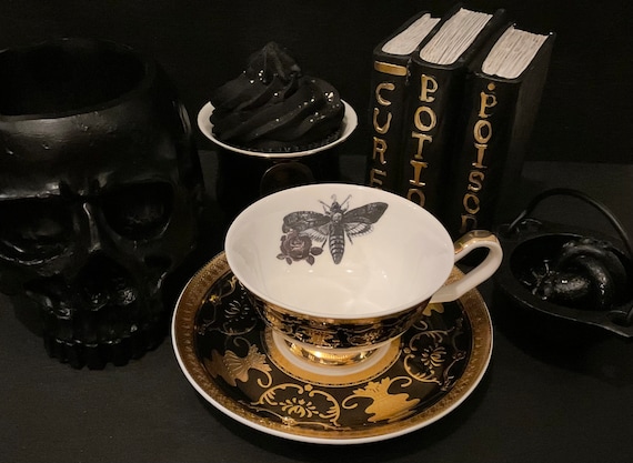 P*t様 【今週末限定オークション 】WRV 6’4 ミッドレングス　豪華セット Black and Gold Porcelain Bat, Cat, Moth or Crow Teacup and Saucer