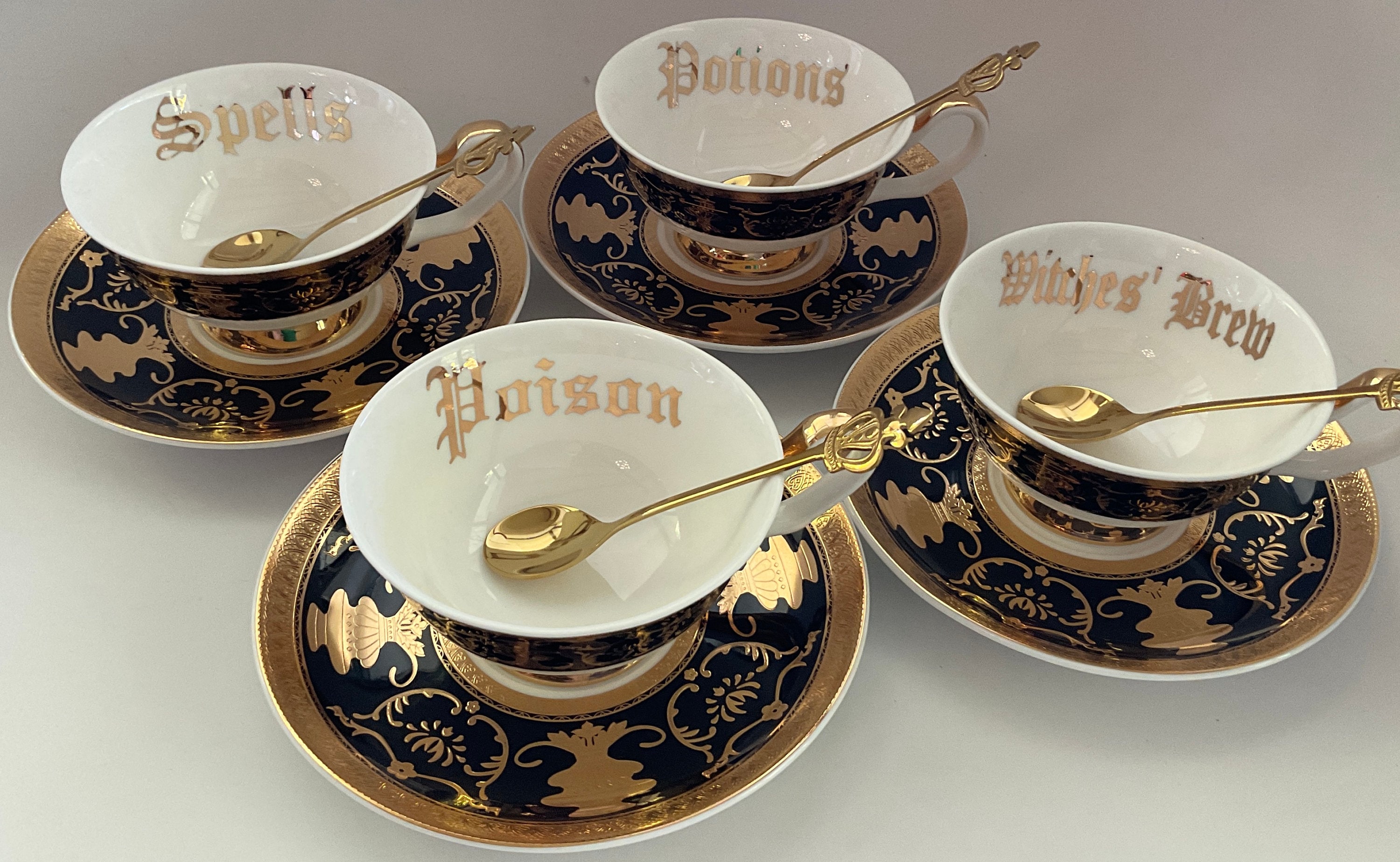 ハロウィン★お茶会set Four 22k Gold Halloween Teacup & Saucer Sets With Spoons, 7 Oz. - Etsy