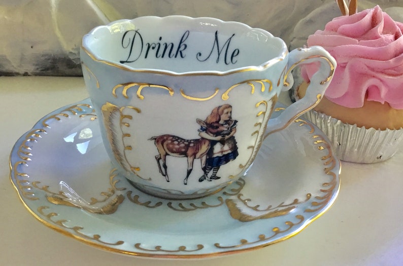 alice in wonderland teacup set