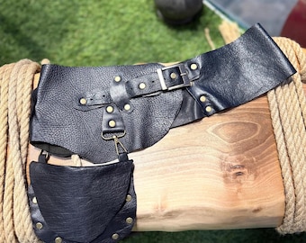 Sawyer Detachable Leather Belt Pouch – Handmade Utility Waist Accessory