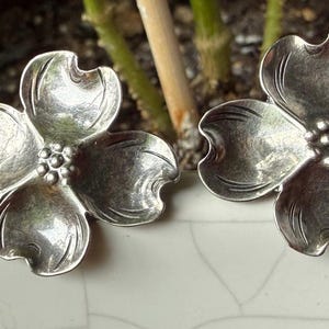 Stuart NYE ハナミズキ 立体 925 シルバー 米国 ヴィンテージ フラワー リング 銀細工 指輪 Dogwood Flower 自然派 Y24-I Stuart Nye Dogwood Ring - Etsy