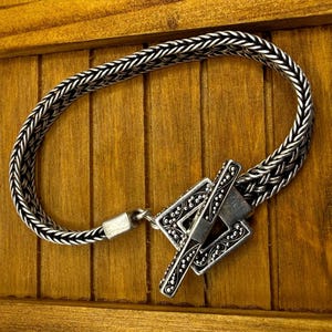 LOIS HILL Sterling Silver Woven Wheat Chain Toggle Bracelet 7.5in 24.7g 7mm Balinese Woven Chain Granulated Filigree Toggle Indonesia Signed