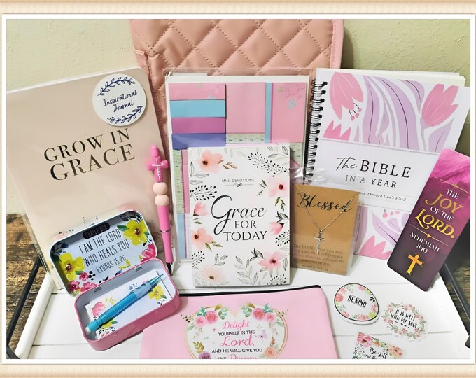 Deluxe Christian Bible Study Gift Box for Women - Bible in A Year 52 ...
