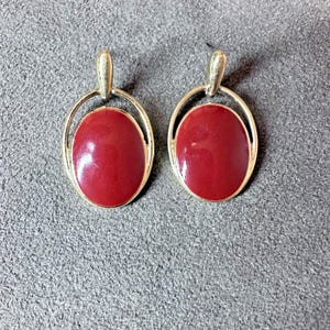 Vintage Trifari Signed Gold Tone And Red Lucite Cabochon Pierced Earrings