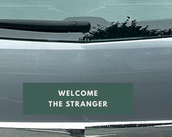 Bienvenue à l'inconnu de Zazzle.be Liste d'envies Vous avez des idées ? Sticker Justice basée sur la foi | Autocollant chrétien de compassion en vinyle | Message inclusif