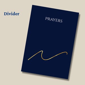 Puede incluir: Un separador rectangular de color azul oscuro con la palabra PRAYERS impresa en letras may&uacute;sculas blancas en la parte superior. Debajo del texto, una l&iacute;nea dorada continua forma una onda en la parte inferior de la superficie azul.