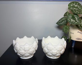 Juego de bomboneras de vidrio opalino Westmoreland vintage con diseño de colcha antigua – Borde dentado con patrón acolchado – Cuencos de vidrio opalino blanco – Decoración rústica