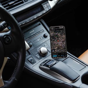 Lexus CT200h Universal Phone Mount w/ Key Pocket