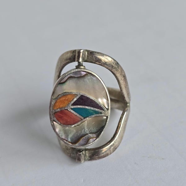 950 Sterling Silver Spinner Mother of Pearl Inlay Statement Ring Vintage Boho