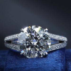 5CT 18K IGI-gecertificeerde, in het lab gekweekte diamanten ronde verlovingsring, massief gouden ring met gespleten schacht