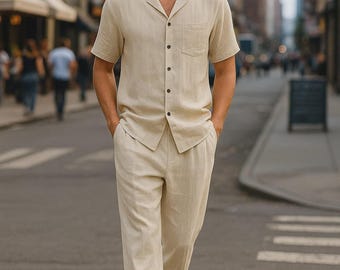 Conjunto de dos piezas para hombre, ideal para el verano: camisa de manga corta con botones y pantalón holgado. Un atuendo cómodo para la playa, perfecto para un look casual y urbano.