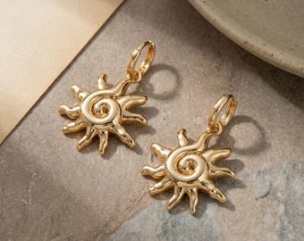 Fish Charm Earrings, Gold Hoop Earrings ,Colorful Fish Earrings ,Aesthetic Animal Earrings, Statement Summer Jewelry ,Trendy Earrings