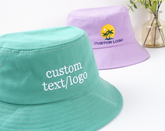 Chapeaux de seau avec logo texte personnalisé, cadeaux d'enterrement de vie de jeune fille, cadeaux de chapeaux femme personnalisés pour elle/lui, cadeaux pour les nouvelles mamans et cadeaux de vacances pour les papas