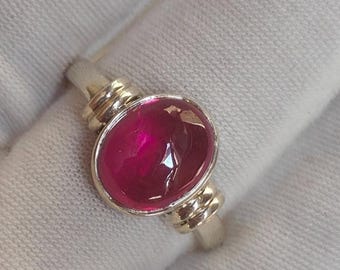 Anillo con cabujón de rubí, anillo de plata de ley 925, anillo con piedra preciosa roja, regalo para ella, joyería minimalista.