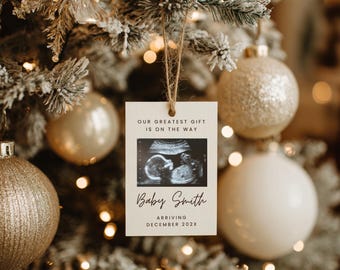 Anuncio digital de embarazo navideño, sencillo y neutral, para redes sociales, plantilla editable de Canva, revelación festiva navideña.