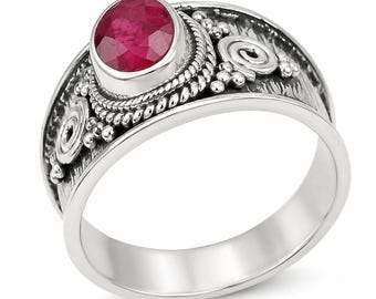 Anello fatto a mano con rubino rosa, in argento sterling, gioiello boho di tendenza.
