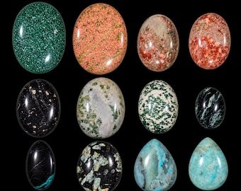 Set of 12 stone cabochons largest 40x30 437Ct