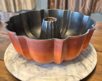 VTG Bundt Pan Northland Aluminum Products Inc. Orange USA