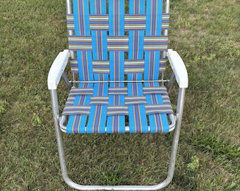 Silla plegable de aluminio VTG con estructura de cincha para playa, jardín, patio o porche, color azul.