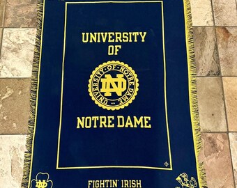 Logo Brands Coperta Raschel Notre Dame Fighting Irish, Morbida E Calda, Logo Sublimato, Lavabile In Lavatrice, Per Tifosi