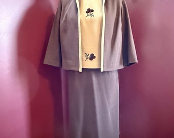 Traje de lana marrón claro estilo años 60 de 3 piezas, vintage, para mujer, talla 10, con bordado de aceitunas, fabricado en Italia.
