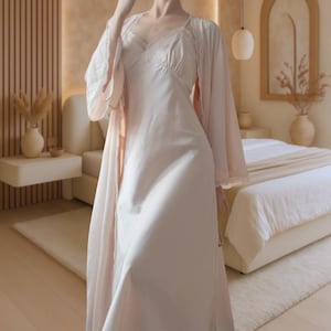 Bridal Satin Lace Robe Set – Twinset Nightgown & Robe for Bride – Elegant Sleepwear with Lace Trim | Wedding Morning and Honeymoon Lingerie