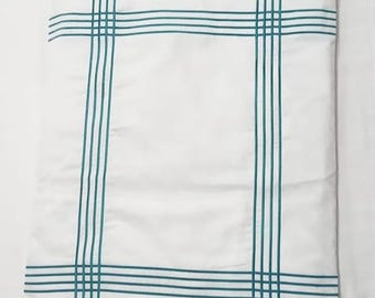 Weißer Baumwollsatin Bettwäsche Set: 4 Zeilen Stickerei