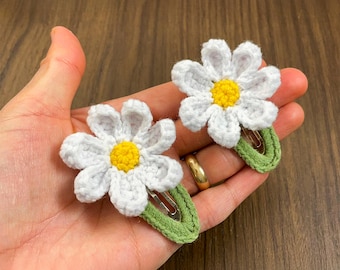 Crochet Daisy Hair Clip PDF Pattern for Handmade Flower Girl Accessory Design