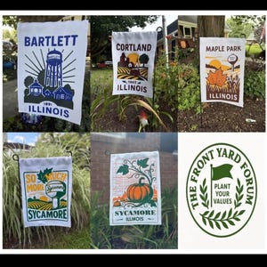 Könnte beinhalten: Eine Sammlung weißer Gartenflaggen mit verschiedenen Designs von Städten in Illinois. Die Flaggen zeigen Städtenamen wie Bartlett, Cortland, Maple Park und Sycamore, zusammen mit Illustrationen und dem Text "ILLINOIS". Das letzte Bild ist ein grünes Logo.
