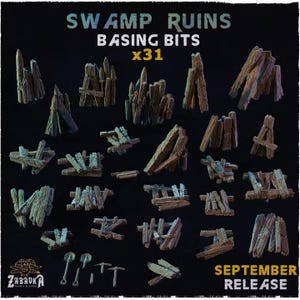 Puede incluir: Una colección de 31 piezas en miniatura para bases de ruinas de pantano, con tablones de madera desgastados, estacas y herramientas pequeñas. El texto dice SWAMP RUINS BASING BITS x31, SEPTEMBER RELEASE y ZABAVKA WORK & SHOP. Tonos marrón y gris.
