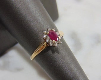 Womens Vintage Estate 10k Yellow Gold Diamond & Garnet Ring  1.6g