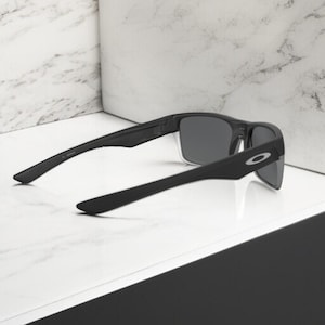 NEW*Oakley Two Face Black-Silver/Grey Polarized Sunglasses 9189-46 image 12