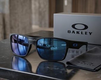 NEW* Oakley Two Face Black/ Blue POLARIZED Sunglass 9189-46 (No BOX)