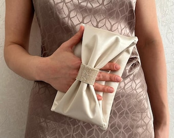 Bolso de noche de satén color oro champán con lazo – Bolso de mano con pedrería hecho a mano para bodas