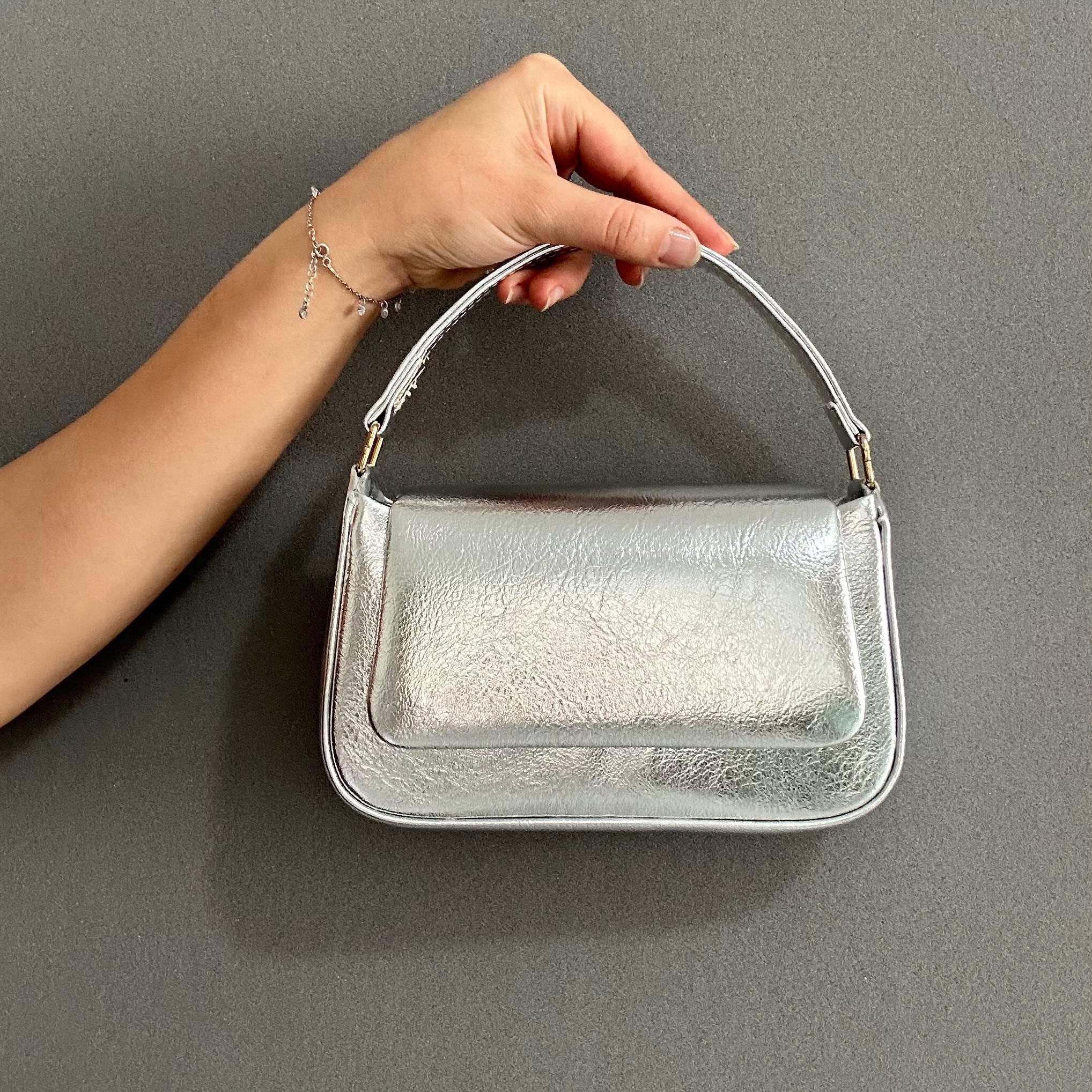 silver dress handbags Silver Clutch with Silver Dress Outfits (19 ideas & outfits)
