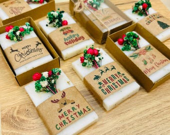 Bomboniera di sapone natalizia personalizzata: profumata alla lavanda e in scatola di carta kraft