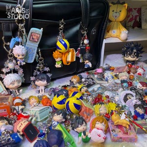 Japanska anime-nyckelringar och prydnadssaker | Autentiska figurer, Gachapon, handgjorda pärlberlocker