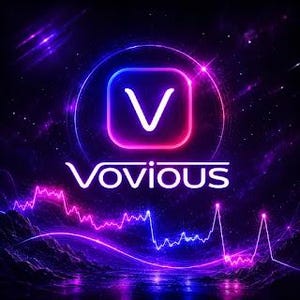 Könnte beinhalten: Eine digitale Grafik mit dem Wort Vovious in weißem Text unter einem leuchtenden Neon-Quadrat-Symbol, das einen weißen Buchstaben V enthält. Der Hintergrund ist eine dunkelviolette und blaue Weltraumszene mit einem Neon-Wellenmuster.