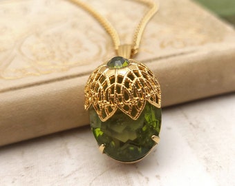 Vintage Sarah Coventry Green Acorn Necklace